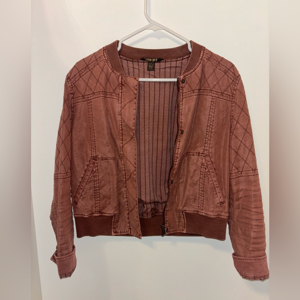 Peyton Jensen jacket with zipper